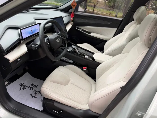 Geely Boyue L — Фото автомобиля 5
