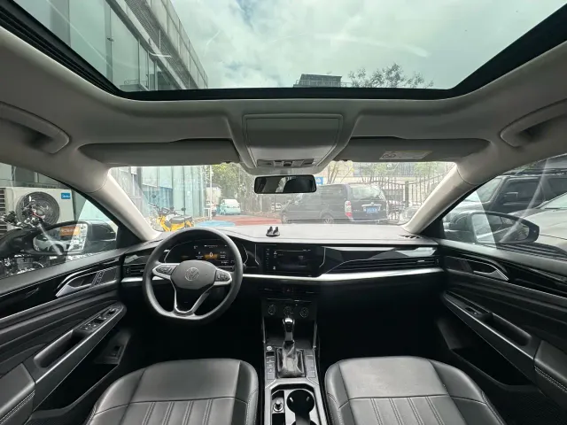 Volkswagen Passat — Фото автомобиля 16