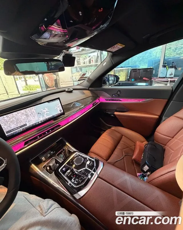 BMW 7 Series G70 — Фото автомобиля 11