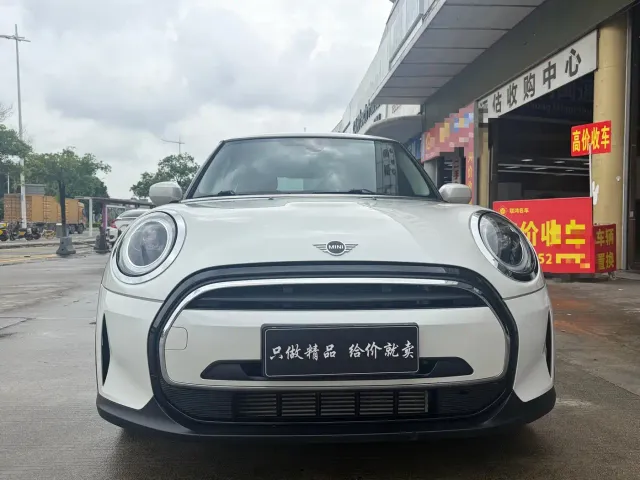 MINI Hatch — Фото автомобиля 3