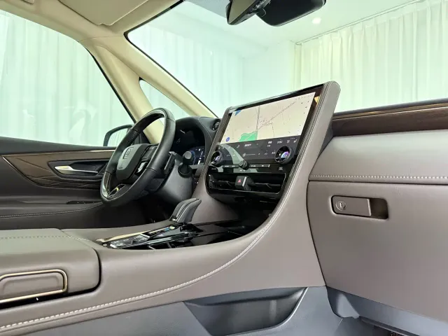 Toyota Vellfire — Фото автомобиля 11