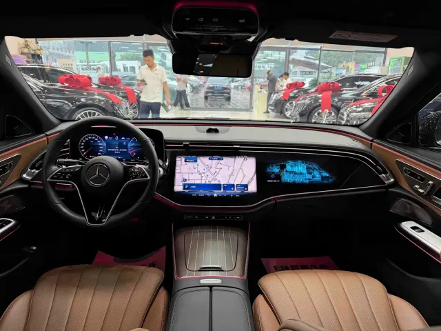 Mercedes-Benz E-Class — Фото автомобиля 14