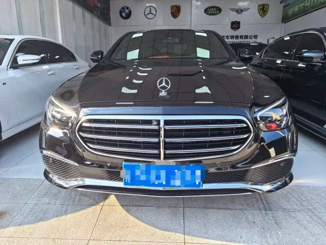 Mercedes-Benz E-Class — Фото автомобиля 3