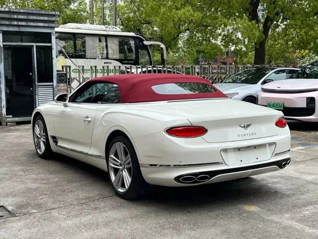 Bentley Continental — Фото автомобиля 6