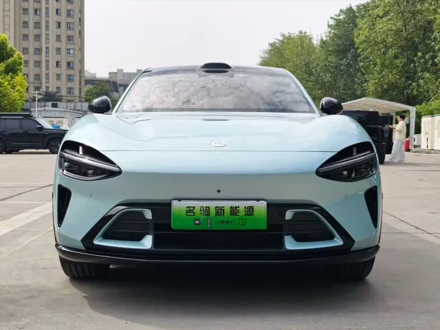Xiaomi YU7 — Фото автомобиля 8