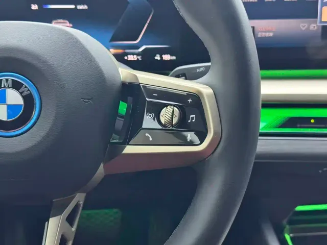 BMW i5 — Фото автомобиля 16