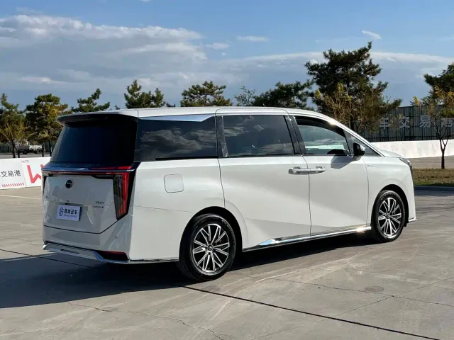 GAC Trumpchi M8 — Фото автомобиля 29