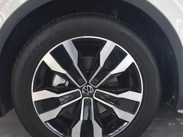 Volkswagen Tiguan L — Фото автомобиля 7