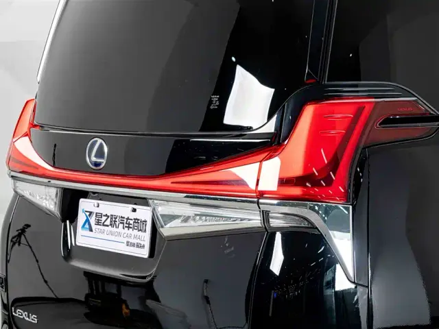Lexus LM — Фото автомобиля 8
