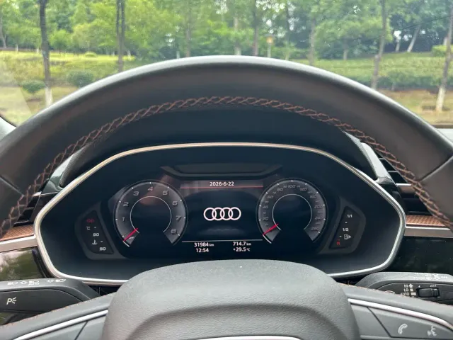 Audi Q3 — Фото автомобиля 9