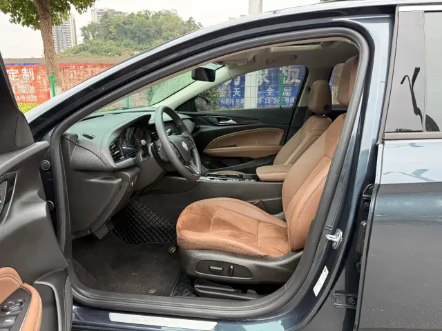 Buick Regal — Фото автомобиля 4