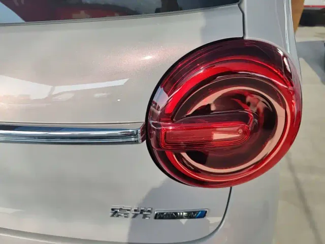 Wuling Hongguang Mini EV — Фото автомобиля 7