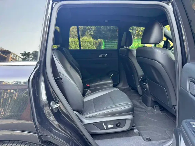 Li Auto ONE — Фото автомобиля 8