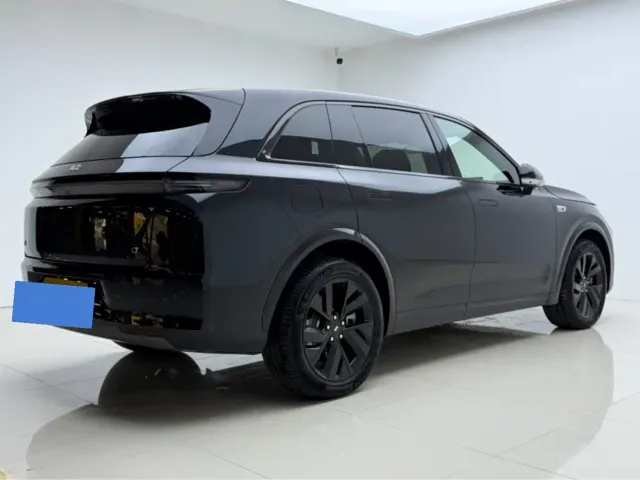 Li Auto L7 — Фото автомобиля 14