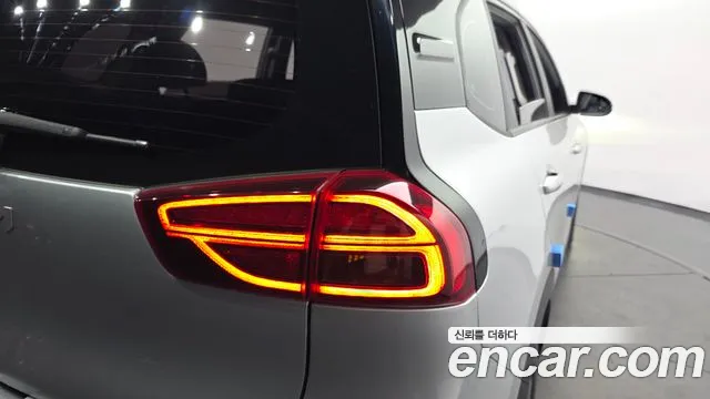 Kia Niro — Фото автомобиля 8