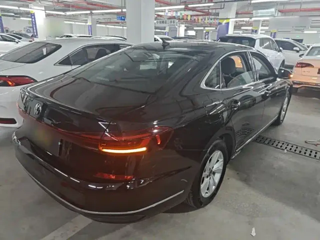 Volkswagen Passat — Фото автомобиля 6