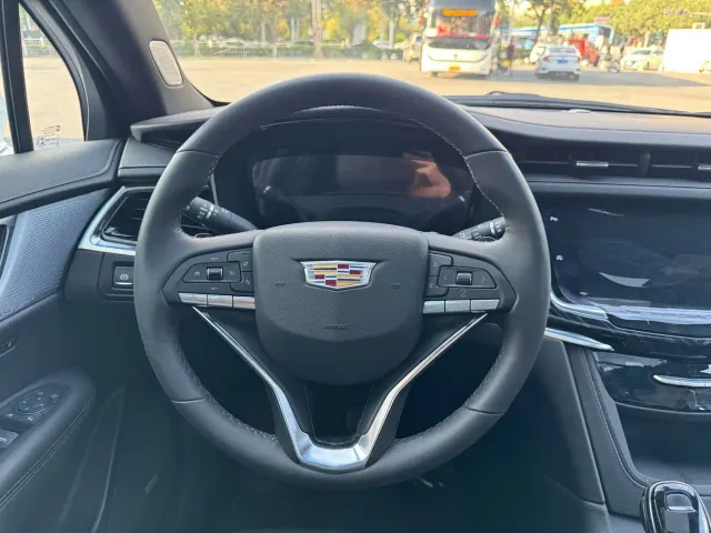 Cadillac XT6 — Фото автомобиля 7