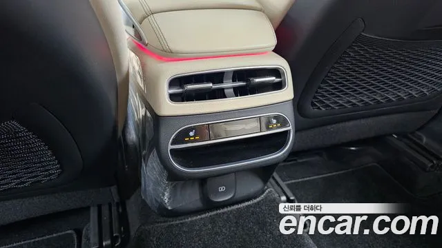 Genesis GV70 — Фото автомобиля 19