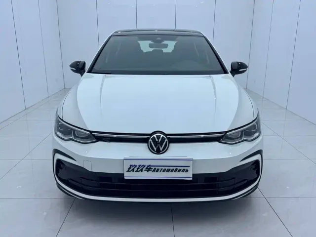 Volkswagen Golf — Фото автомобиля 2