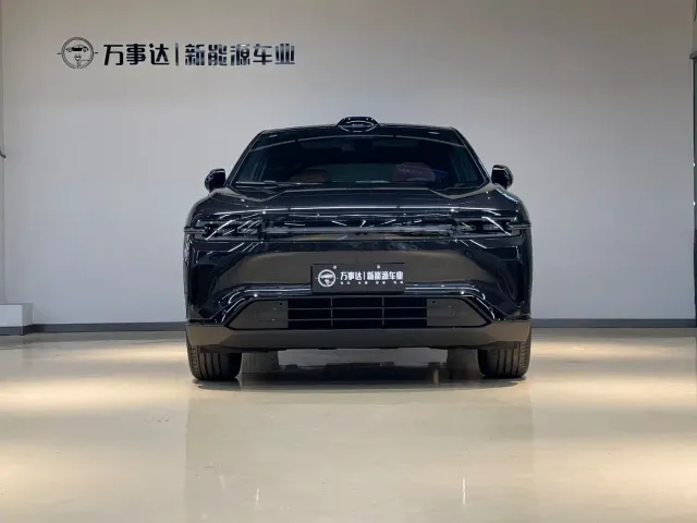 Changan Qiyuan E07 — Фото автомобиля 2