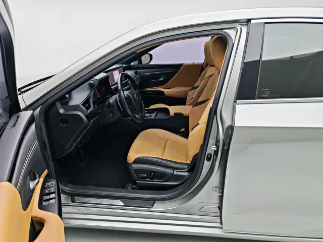 Lexus ES — Фото автомобиля 9