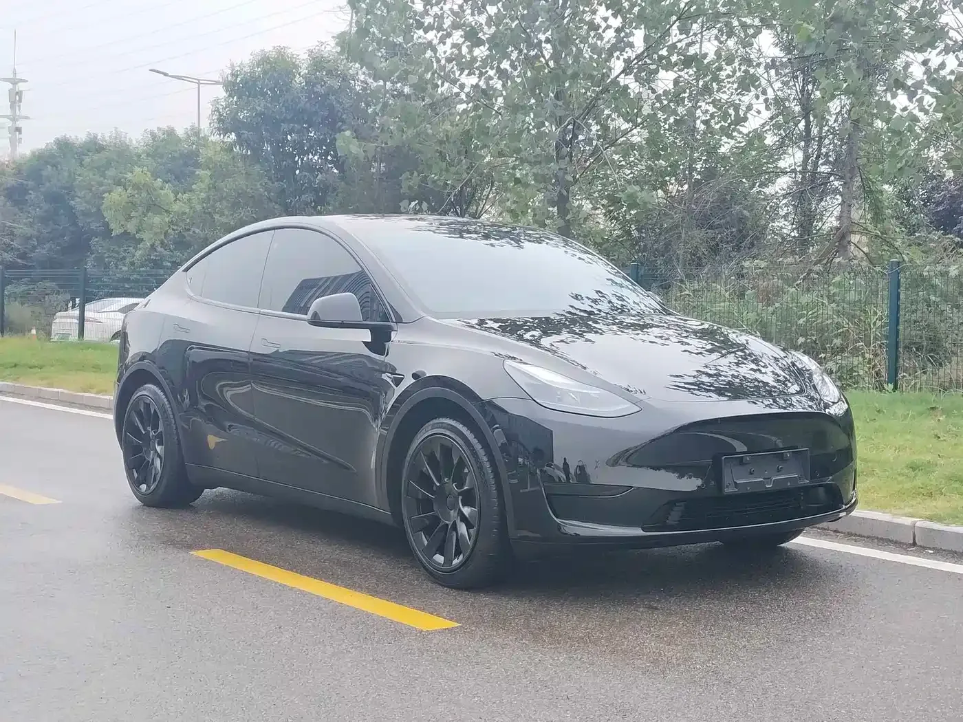 Tesla Model Y 2022 Facelift Rear-Wheel Drive Version — Фото автомобиля 3