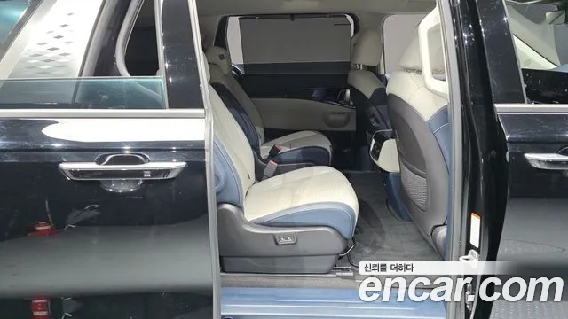 Kia Carnival Generation 4 — Фото автомобиля 17