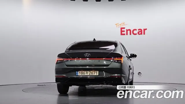 Hyundai Avante CN7 — Фото автомобиля 4