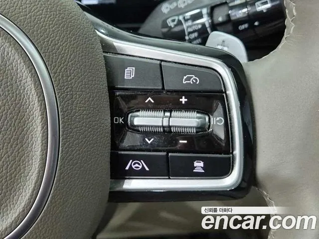 Kia Carnival Generation 4 — Фото автомобиля 16