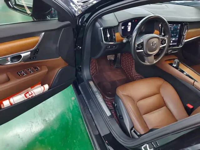 Volvo S90 — Фото автомобиля 15