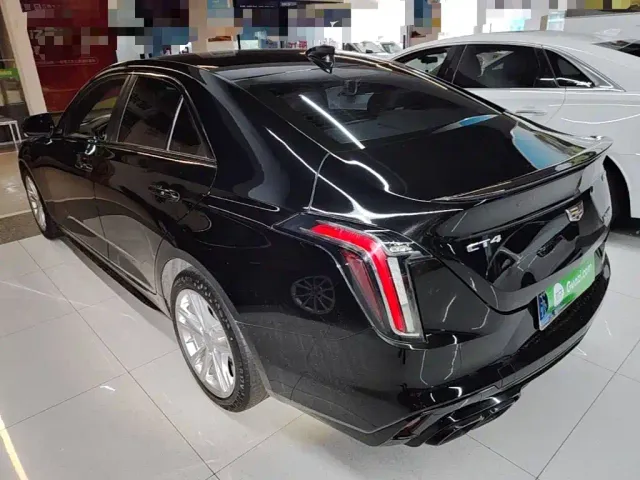 Cadillac CT4 — Фото автомобиля 4