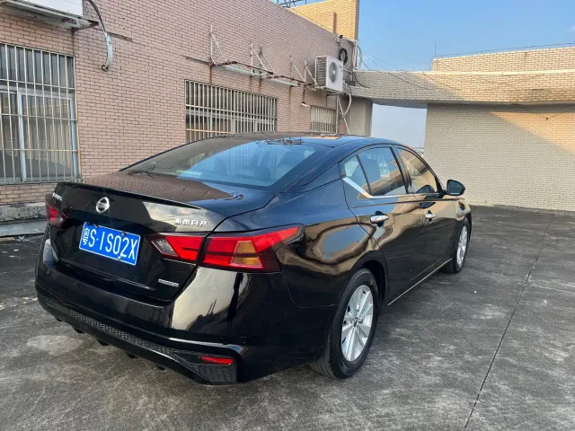 Nissan Teana — Фото автомобиля 6