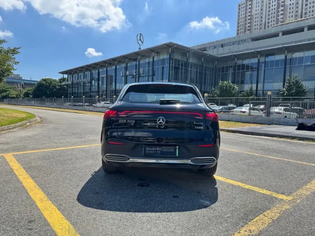 Mercedes-Benz EQE SUV — Фото автомобиля 21