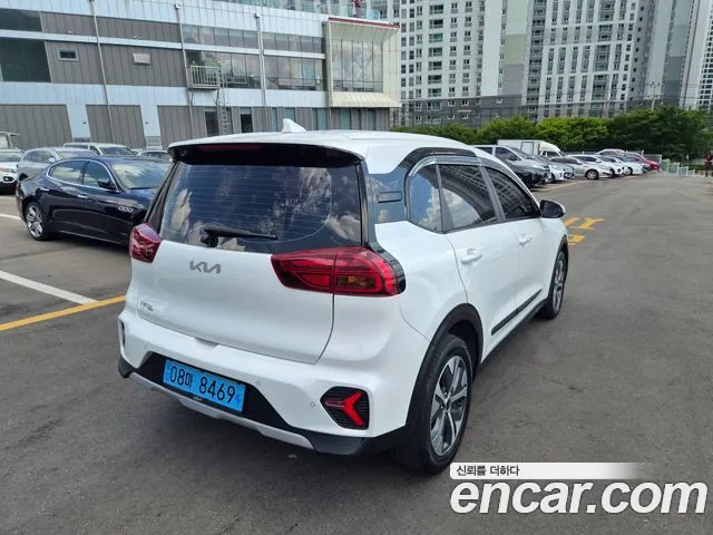 Kia Niro Niro Plus Air (Такси) — Фото автомобиля 6