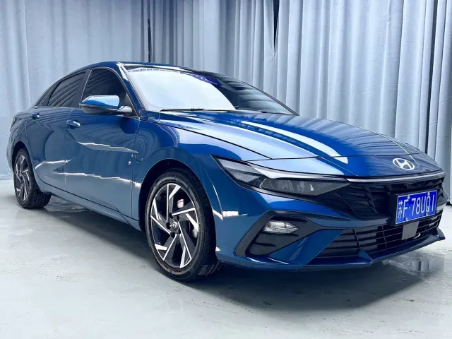 Hyundai Elantra — Фото автомобиля 3