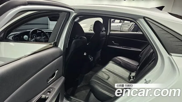 Hyundai AVANTE Avante (CN7) — Фото автомобиля 12