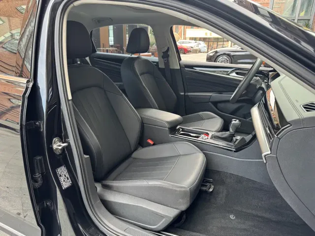 Volkswagen Passat — Фото автомобиля 19
