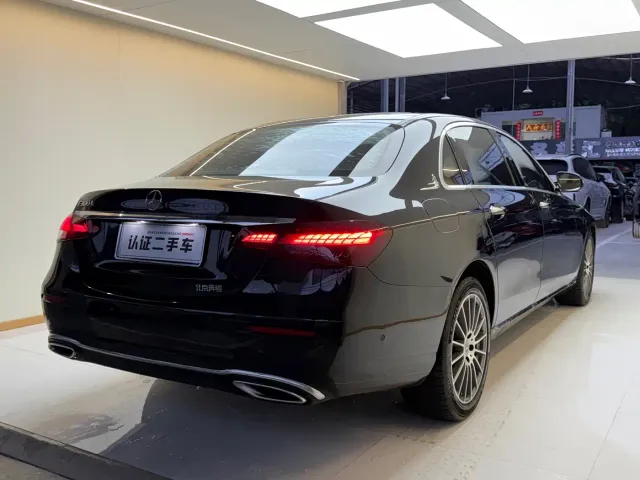 Mercedes-Benz E-Class — Фото автомобиля 20