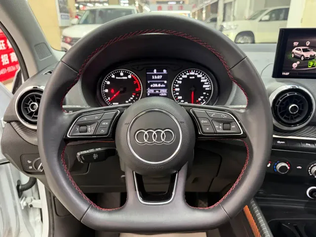 Audi Q2L — Фото автомобиля 19
