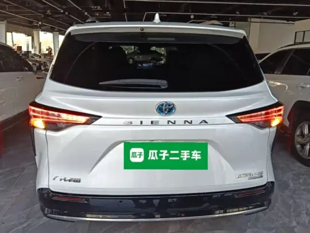 Toyota Toyota Sienna 2021 2.5L Hybrid Ultimate Edition — Фото автомобиля 5