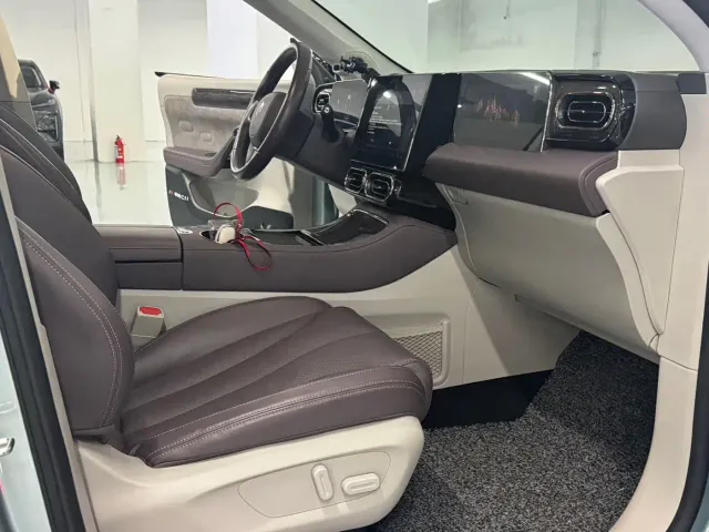 Leapmotor C11 — Фото автомобиля 9