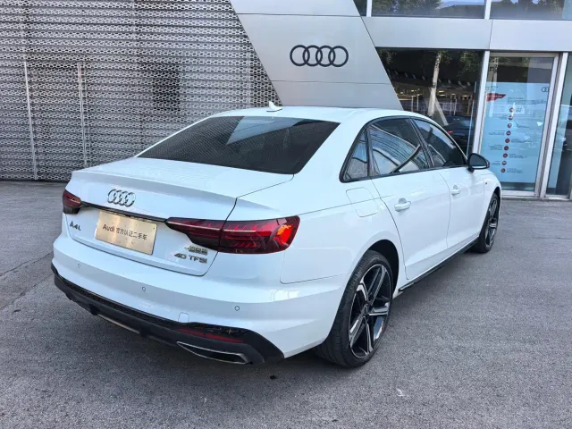 Audi A4L — Фото автомобиля 10