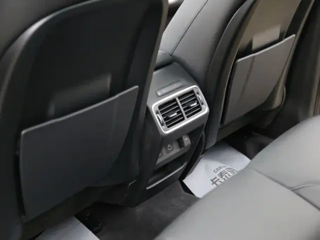 Land Rover Discovery Sport — Фото автомобиля 20