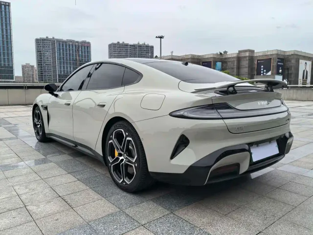 Xiaomi SU7 — Фото автомобиля 7