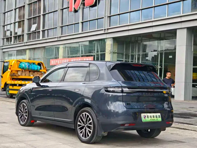 Leapmotor B10 — Фото автомобиля 5