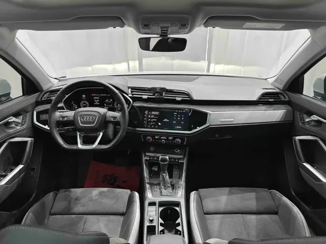 Audi Q3 — Фото автомобиля 14