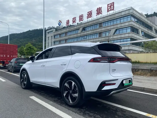BYD Tang — Фото автомобиля 8