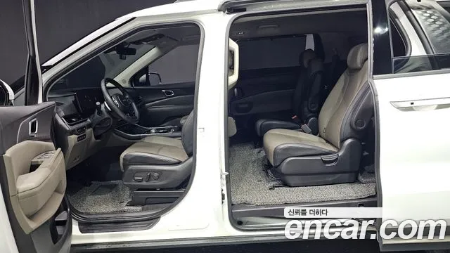 Kia Carnival Generation 4 — Фото автомобиля 17