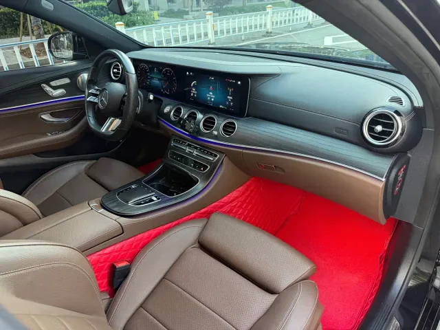 Mercedes-Benz E-Class — Фото автомобиля 6