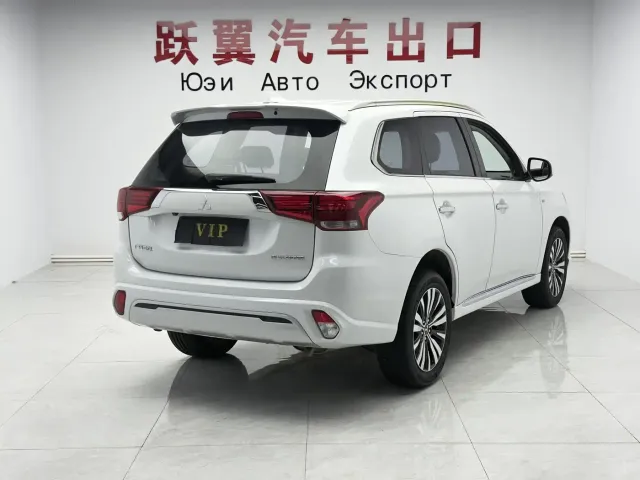 Mitsubishi Outlander — Фото автомобиля 6